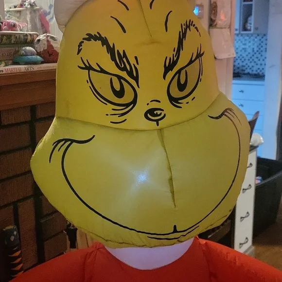 Inflatable Grinch - Picture 2 of 7